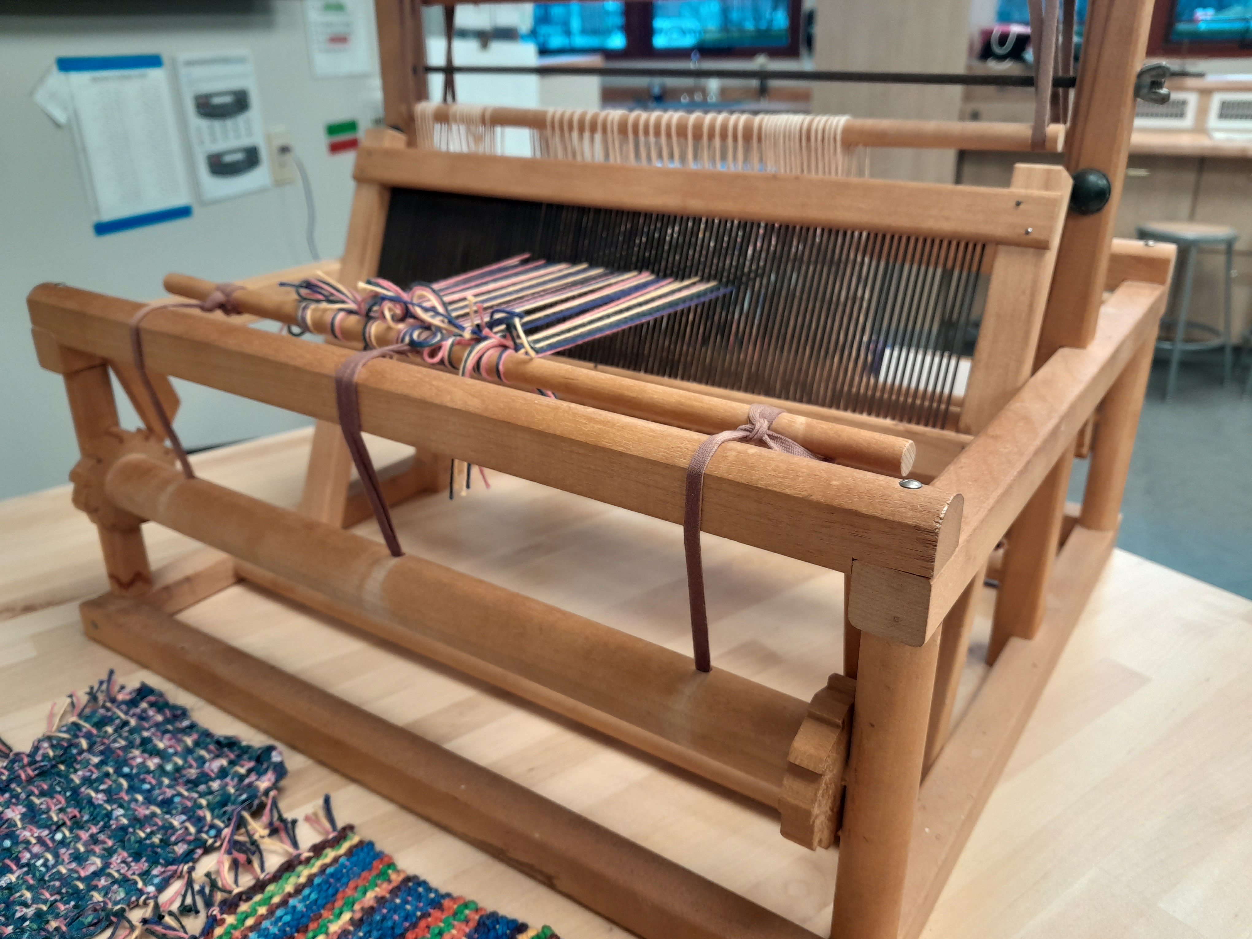 Photo of a table loom